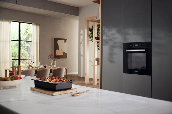 תנור בנוי H 2456 B שחור ידית נירוסטה